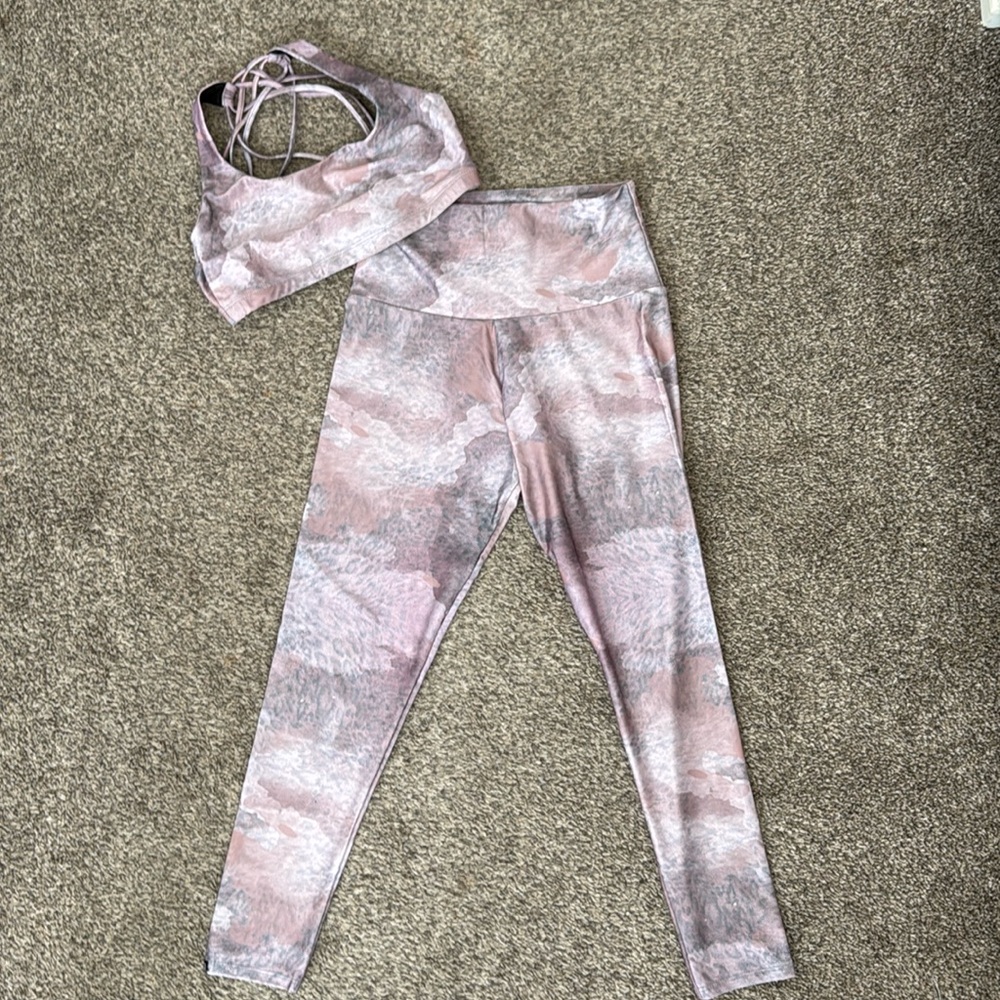 onzie legging and sports bra set • leggings s/m • bra m/l